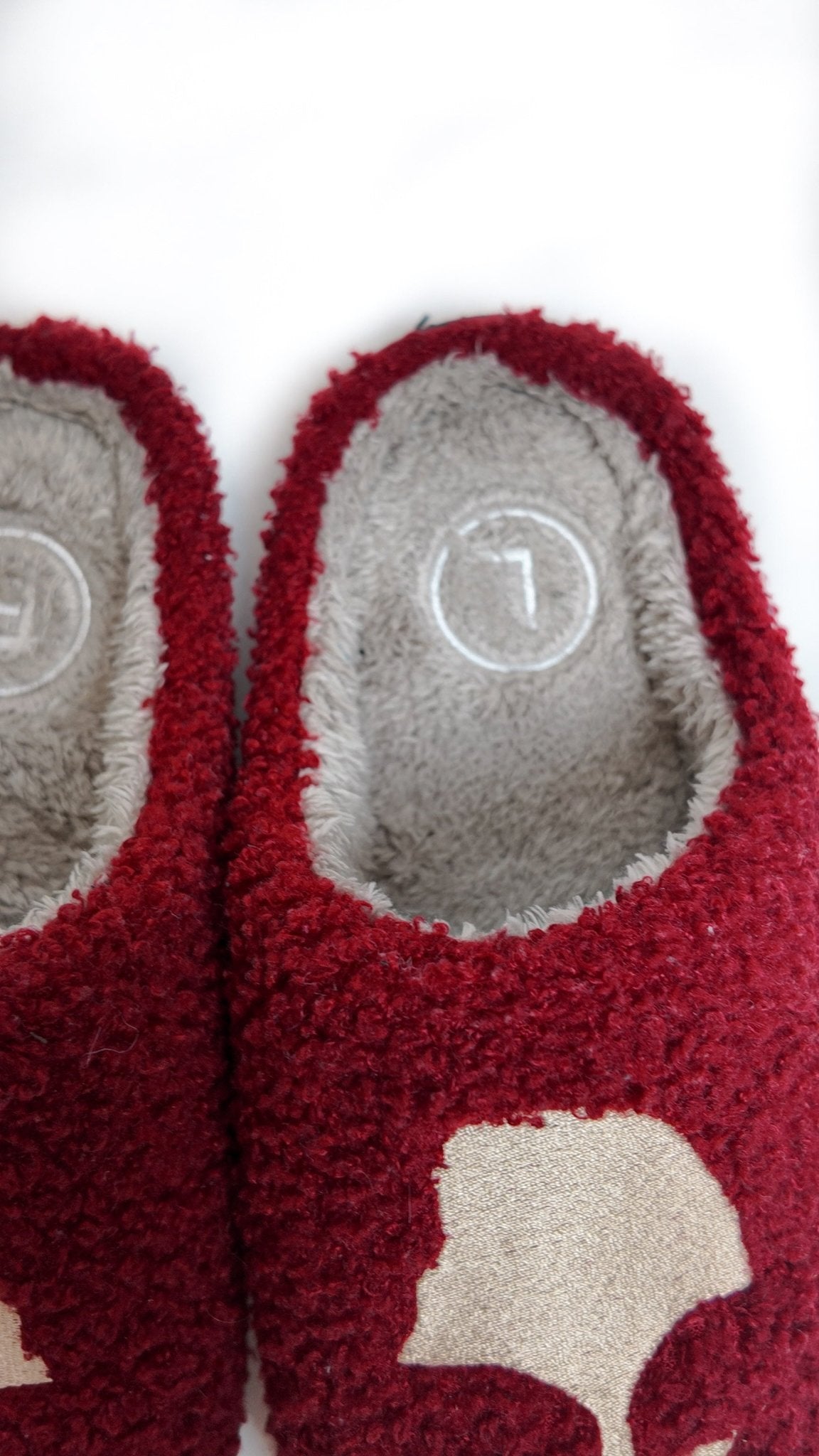 RED ALIEN SLIDES - FARFROMNORMAL
